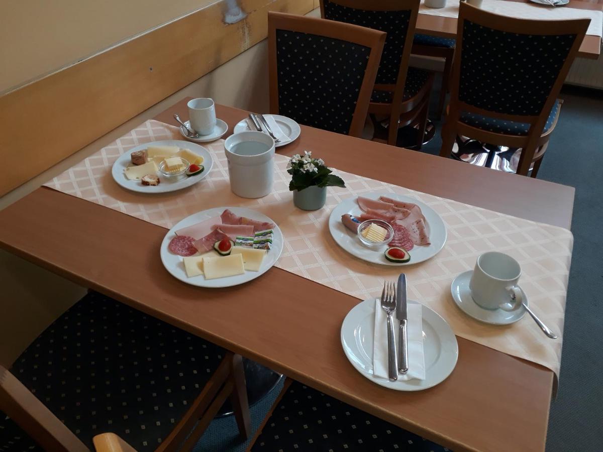 Hotel Garni Am Markt - Businesshotel - Fruehstuecksbuffet - Fahrradabstellplatz - Hunde Willkommen 노이스타트 바이 코부르크 외부 사진