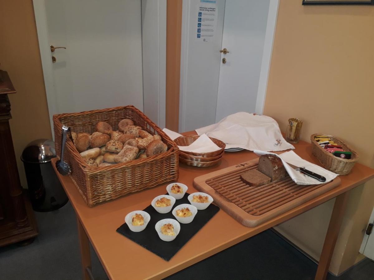 Hotel Garni Am Markt - Businesshotel - Fruehstuecksbuffet - Fahrradabstellplatz - Hunde Willkommen 노이스타트 바이 코부르크 외부 사진