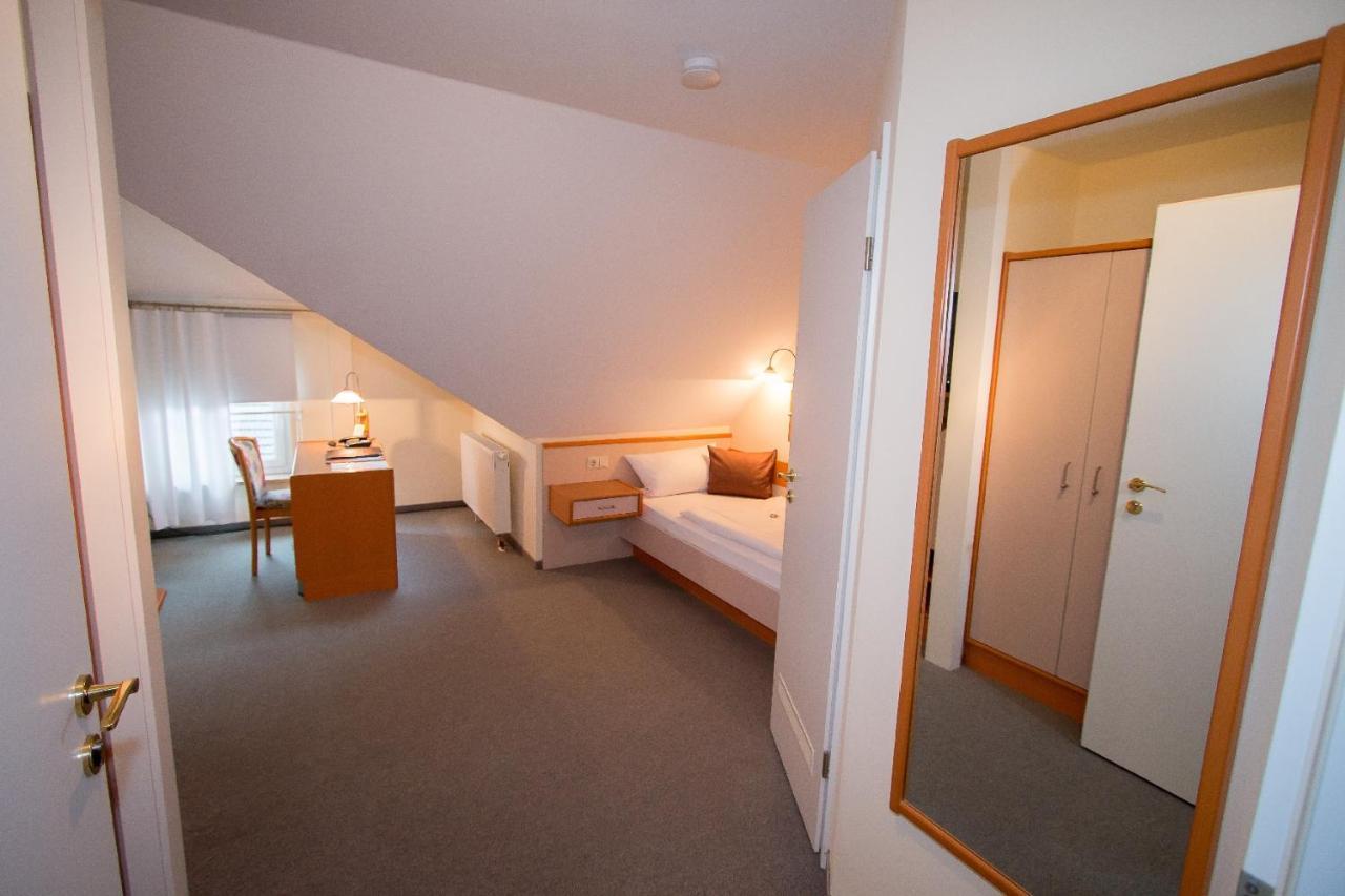 Hotel Garni Am Markt - Businesshotel - Fruehstuecksbuffet - Fahrradabstellplatz - Hunde Willkommen 노이스타트 바이 코부르크 외부 사진