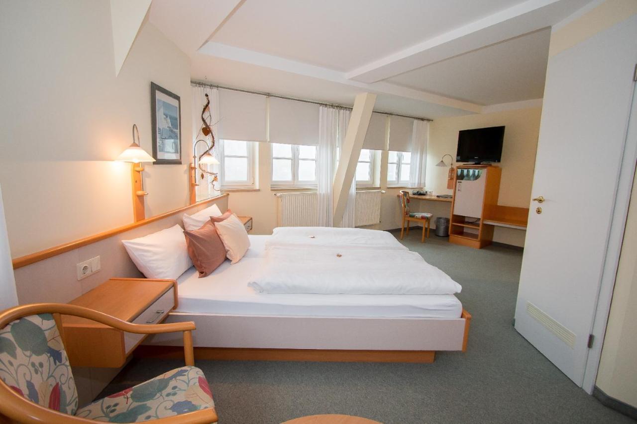 Hotel Garni Am Markt - Businesshotel - Fruehstuecksbuffet - Fahrradabstellplatz - Hunde Willkommen 노이스타트 바이 코부르크 외부 사진