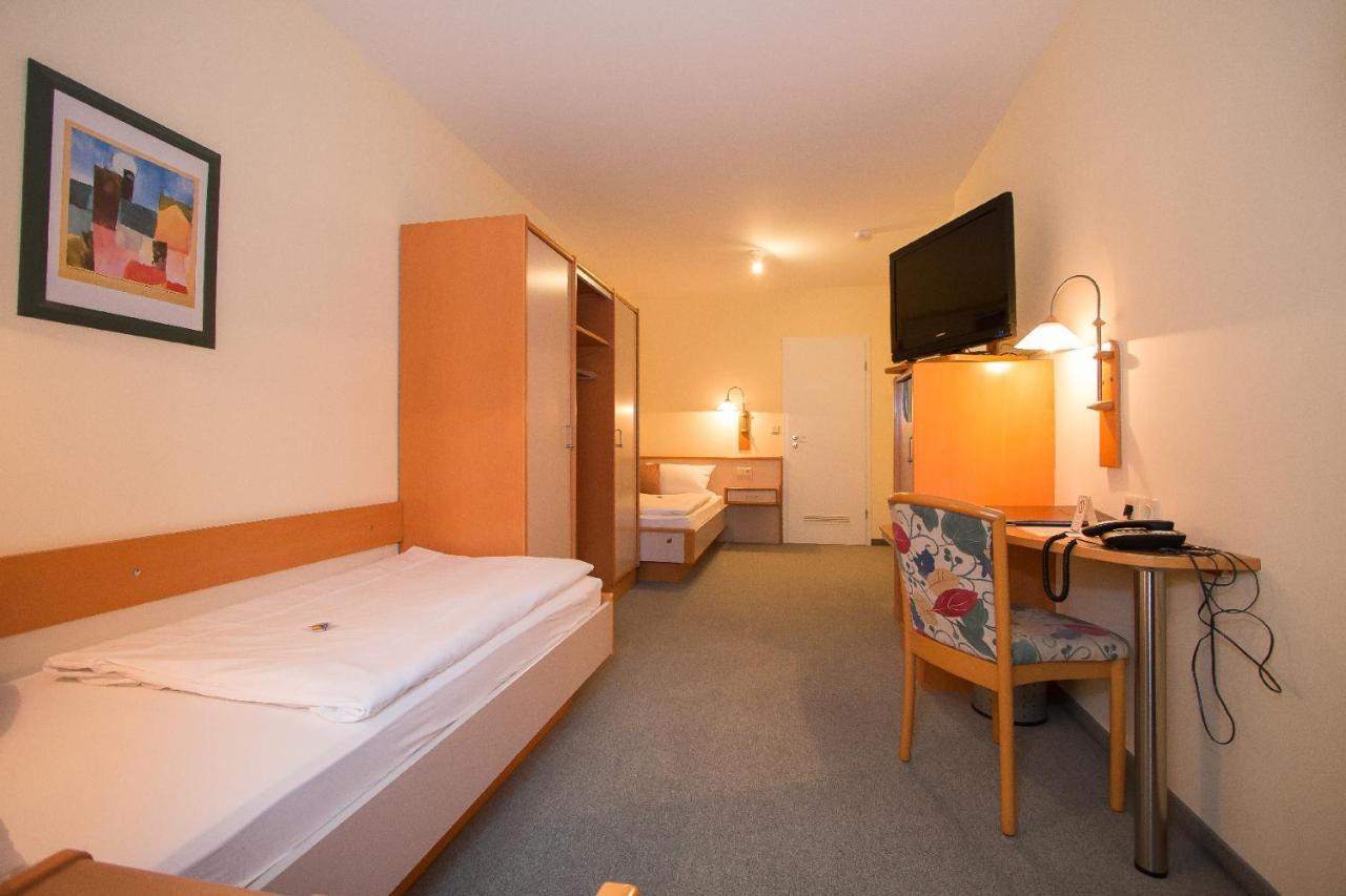 Hotel Garni Am Markt - Businesshotel - Fruehstuecksbuffet - Fahrradabstellplatz - Hunde Willkommen 노이스타트 바이 코부르크 외부 사진