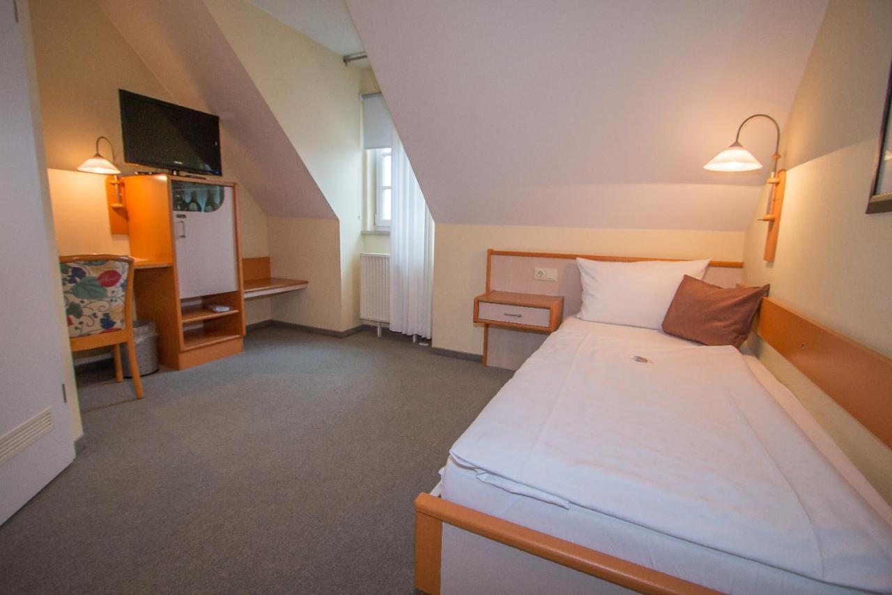 Hotel Garni Am Markt - Businesshotel - Fruehstuecksbuffet - Fahrradabstellplatz - Hunde Willkommen 노이스타트 바이 코부르크 외부 사진